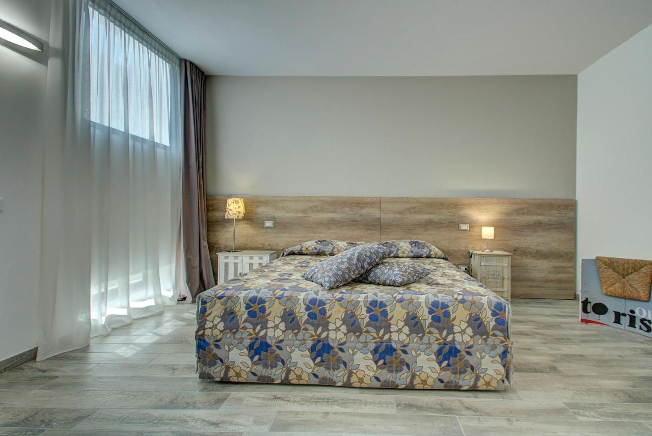 Resilienza Hotel Mira Luaran gambar