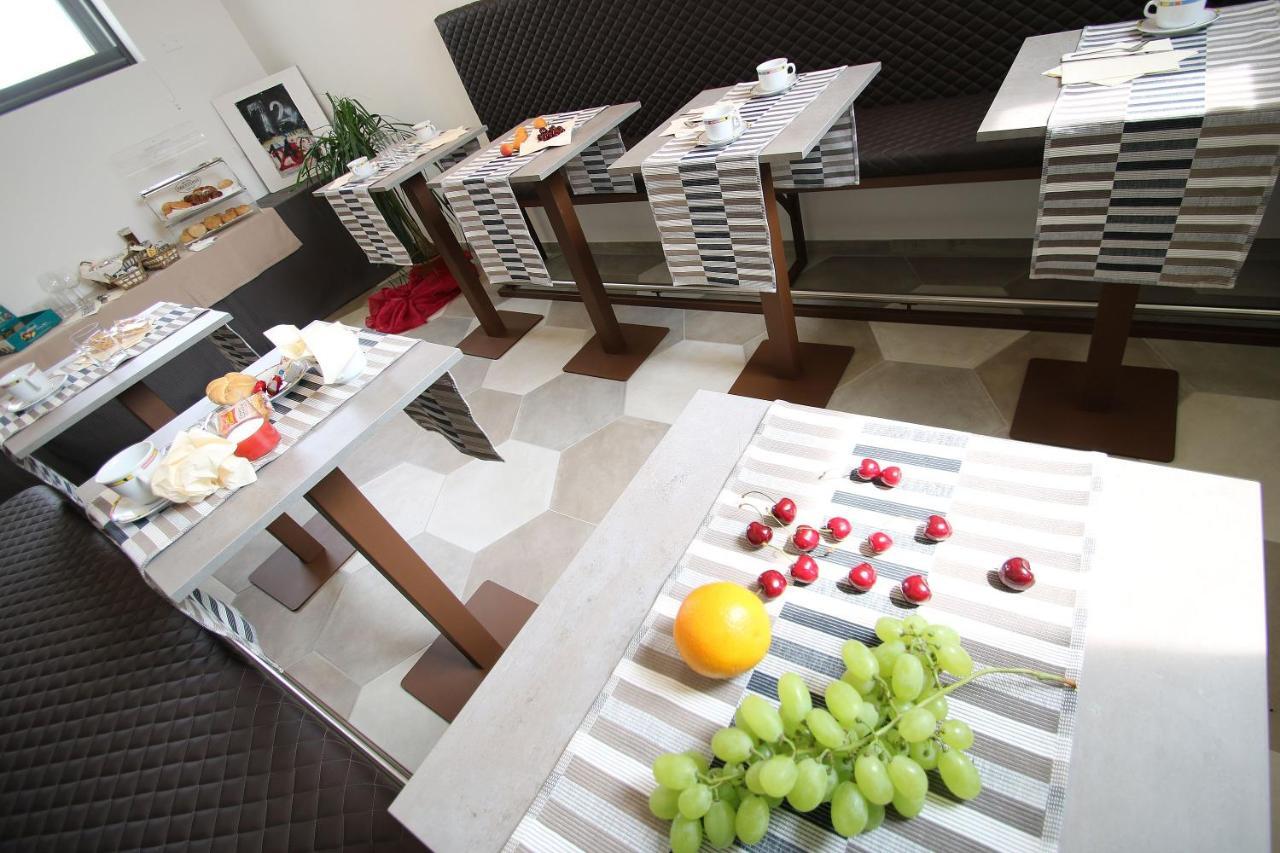 Resilienza Hotel Mira Luaran gambar