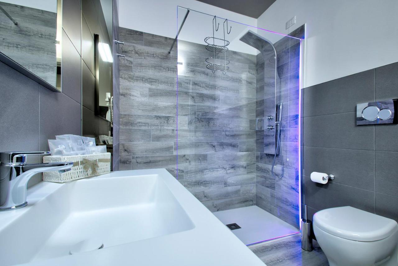 Resilienza Hotel Mira Luaran gambar