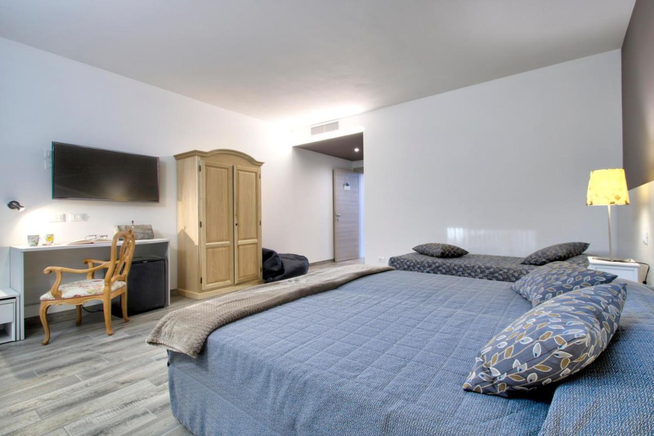 Resilienza Hotel Mira Luaran gambar