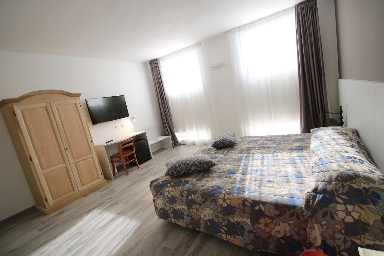 Resilienza Hotel Mira Luaran gambar