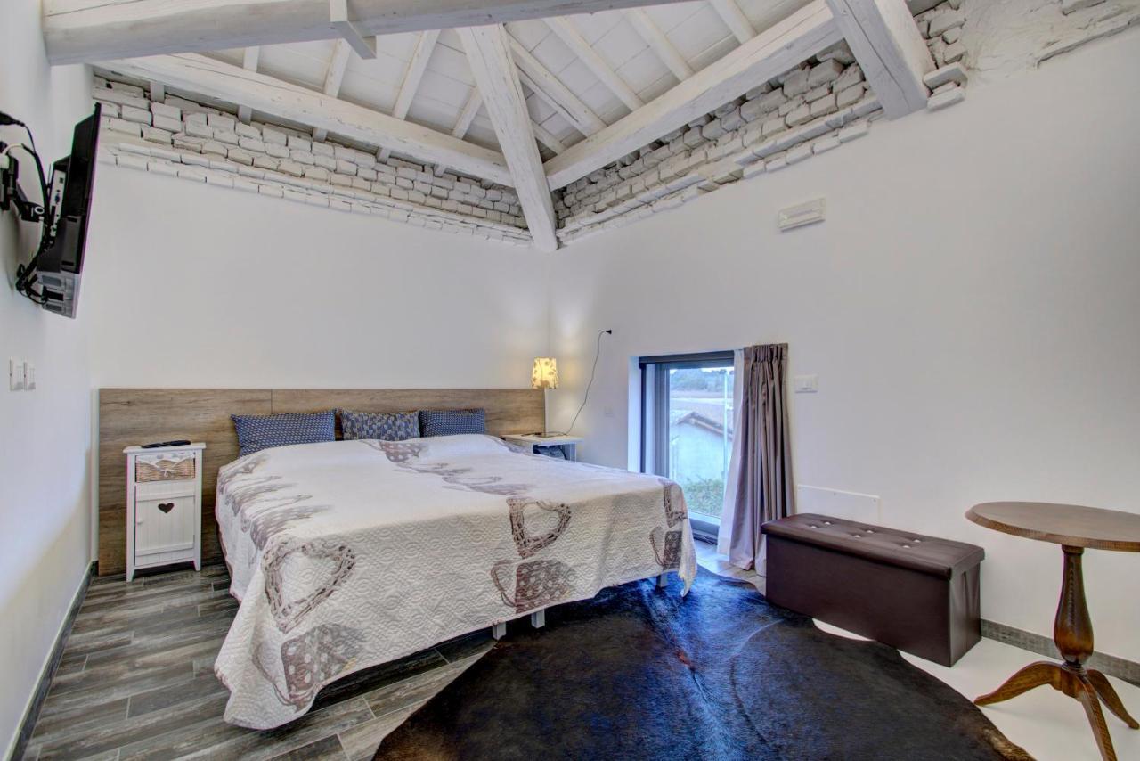 Resilienza Hotel Mira Luaran gambar